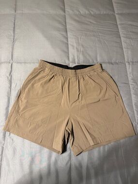 lululemon athletica Bowline Men's Tan/ Army Green Lightweight Training Shorts